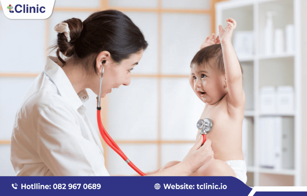Bảo mật dữ liệu của trẻ em trong phần mềm quản lí phòng khám nhi 3 Thăm khám và theo dõi sức khỏe định kỳ cho trẻ.