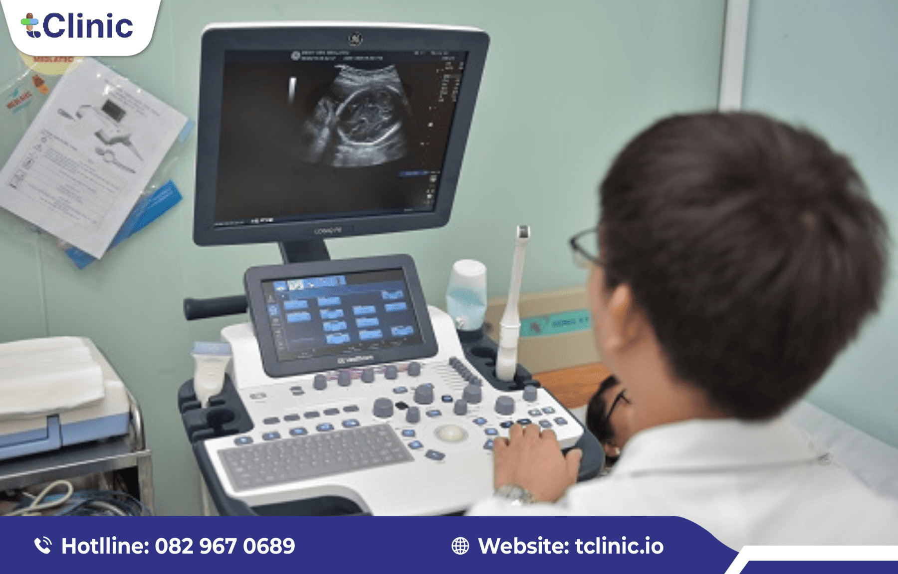Cách tích hợp phần mềm với thiết bị siêu âm, xét nghiệm hiệu quả 2 Kỹ thuật viên thực hiện thăm khám siêu âm cho người bệnh.
