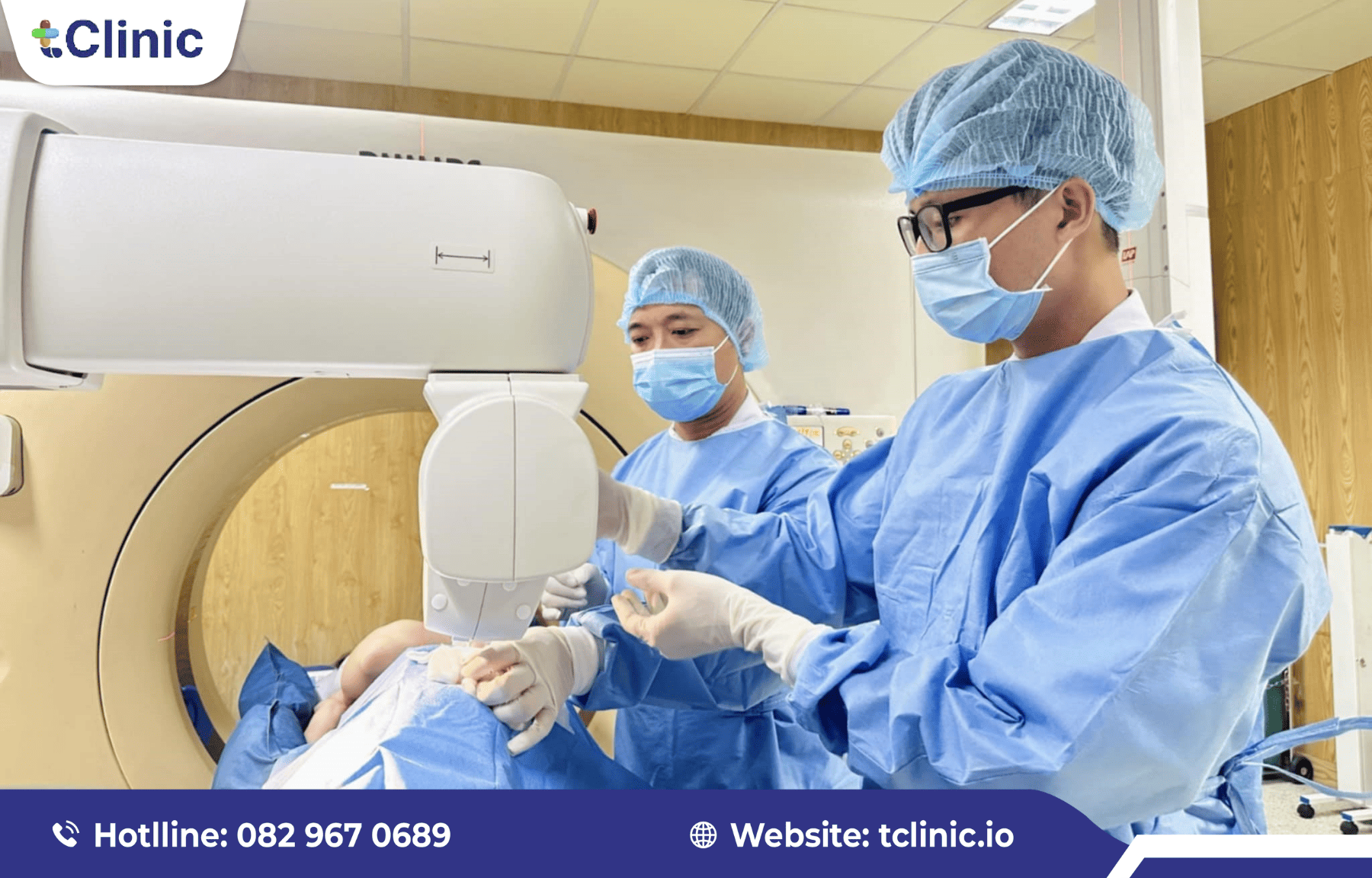 Cách tích hợp phần mềm với thiết bị siêu âm, xét nghiệm hiệu quả 9 Đội ngũ y tế làm việc với thiết bị chẩn đoán hình ảnh.